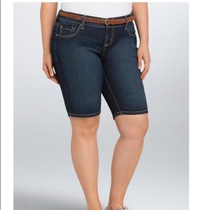 Torrid Bermuda sanded rise w/ belt shorts